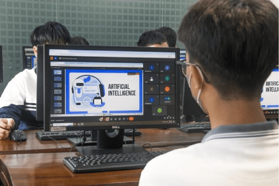 Học viên của Aptech đang học lập trình