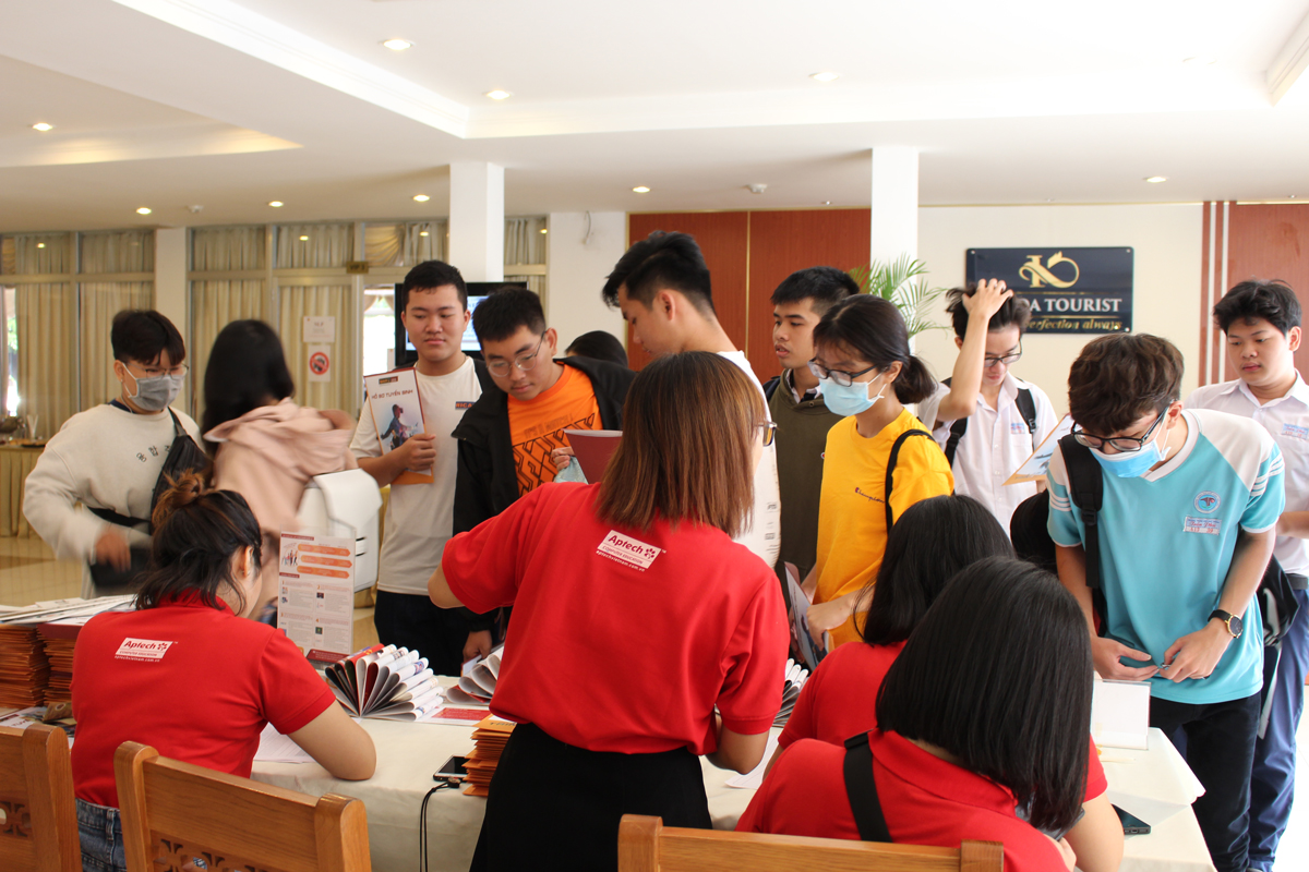 giai-ma-nganh-cong-nghe-thong-tin-trong-thoi-dai-4-0-1