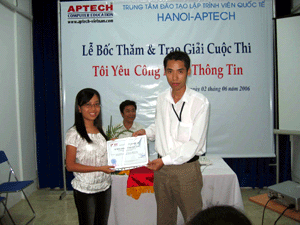 aptech-to-chuc-le-boc-tham-va-trao-thuong-cuoc-thi-toi-yeu-cntt