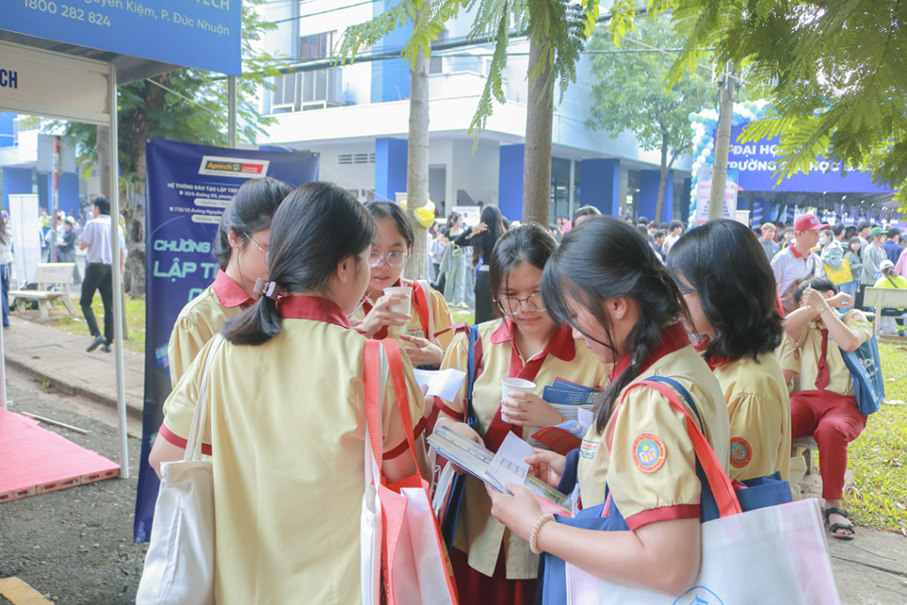 De Thi Tot Nghiep THPT 2026 Co Gi Moi Bo GDDT Luu Y Quan Trong Ve Muc Do Phan Hoa h2