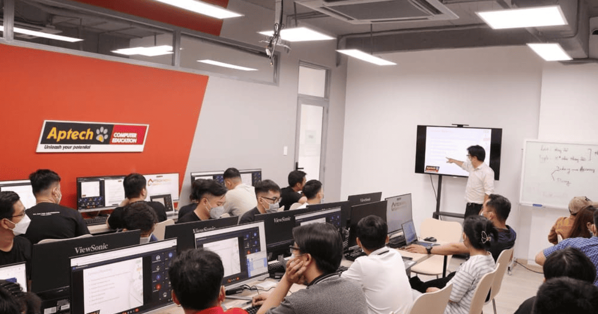 Học lập trình web tại Aptech (1)