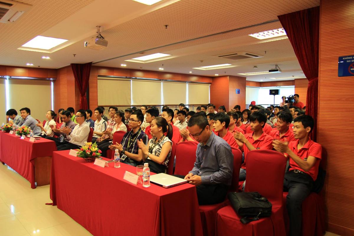 co-hoi-vang-dinh-huong-tuong-lai-cho-lap-trinh-vien-tre-1