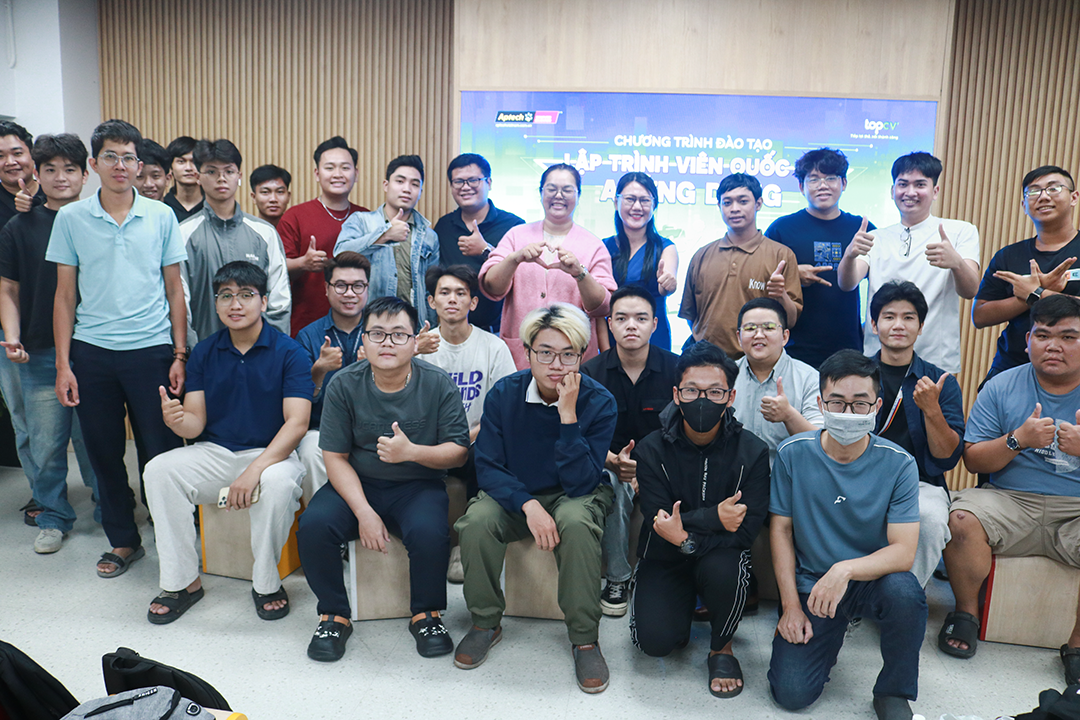 Talkshow-Ban-do-nghe-nghiep-IT-Khi-AI-khong-con-la-moi-de-doa-ma-tro-thanh-tro-thu-dac-luc-H1