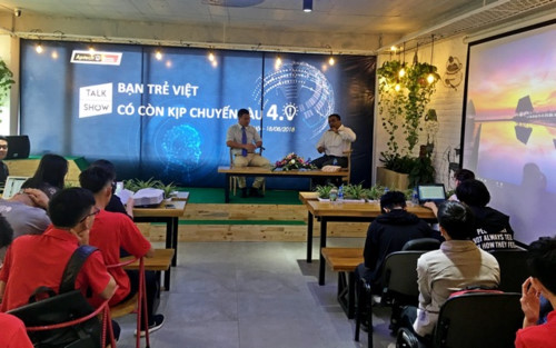 ban-tre-viet-co-con-kip-chuyen-tau-40-92478f
