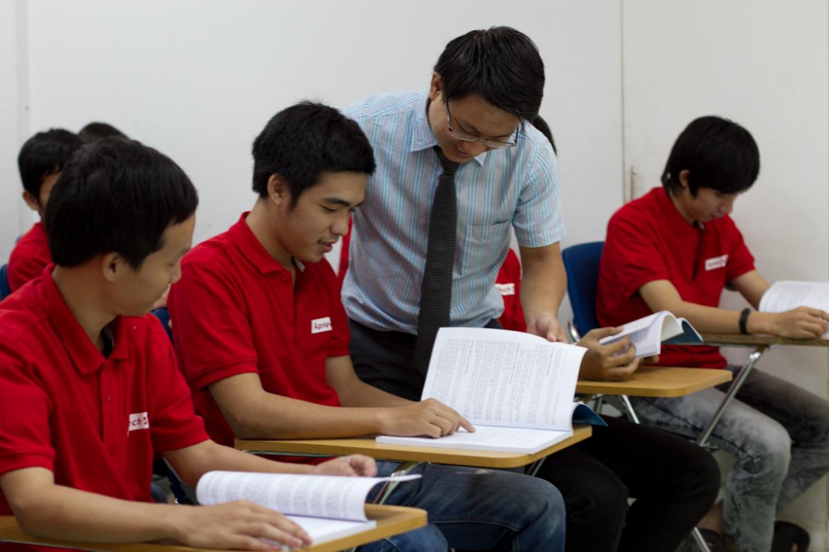 Giờ học môn lập trình tại Hệthống đào tạo lập trình viên quốc tế Aprotrain Aptech
