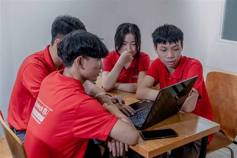 Học Machine Learning Cần Gì