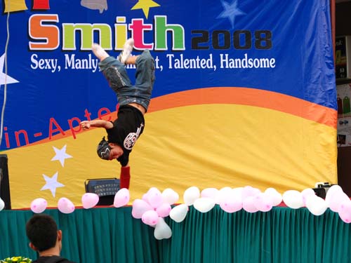 chang-trai-nong-bong-nhat-aprotrain-aptech-nam-2008-chien-thang-nho-tuyet-chieu-7
