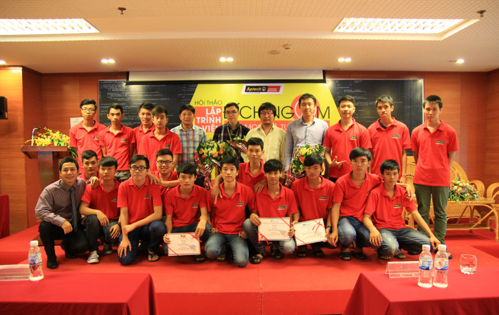 aptech-han-hoan-khai-giang-cho-cac-tan-sinh-vien-nam-hoc-2017-1