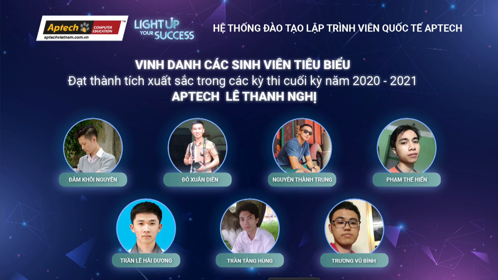 xa-mat-nhung-khong-cach-long-dam-am-le-khai-giang-online-chao-don-tan-sinh-vien-2021-2022-4