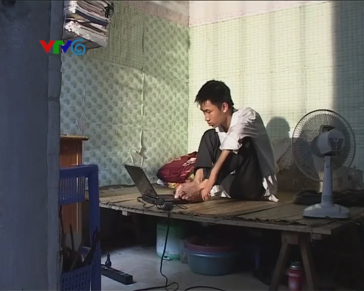 aptech-dang-van-thanh-dam-me-giup-em-vuot-song-gio-1