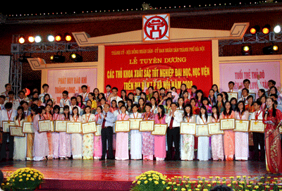 10-qua-tang-y-nghia-cho-cac-thu-khoa